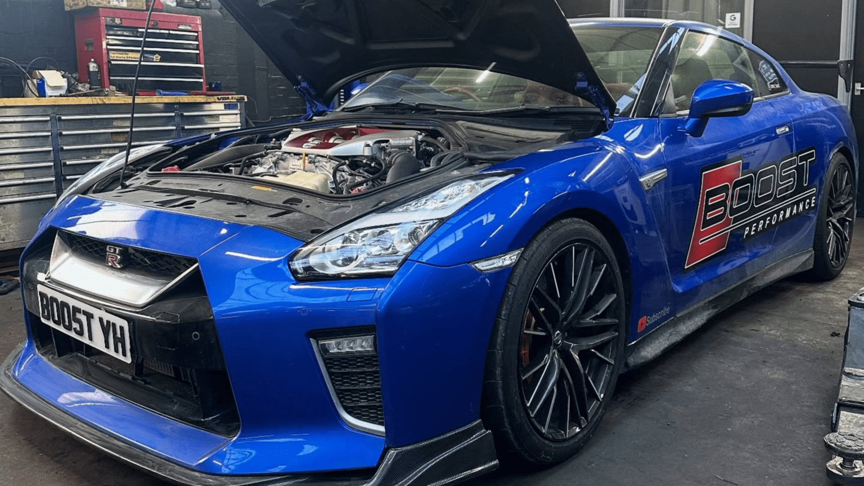 allows-your-GT-Rs-engine-to-breathe-more-freely-by-drawing-in-a-larger-volume-of-cold-air.-Presentation-6-scaled-1